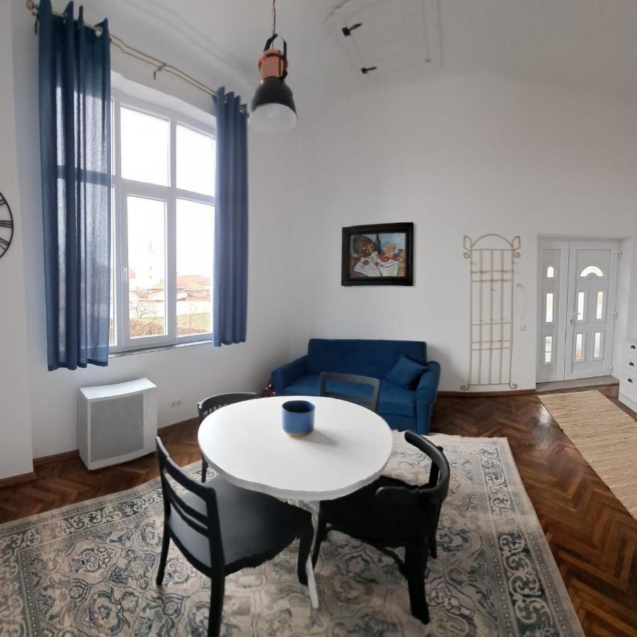 Weisz Apartment-City Center-Free Private Parking,Wifi,Ac カレイ エクステリア 写真
