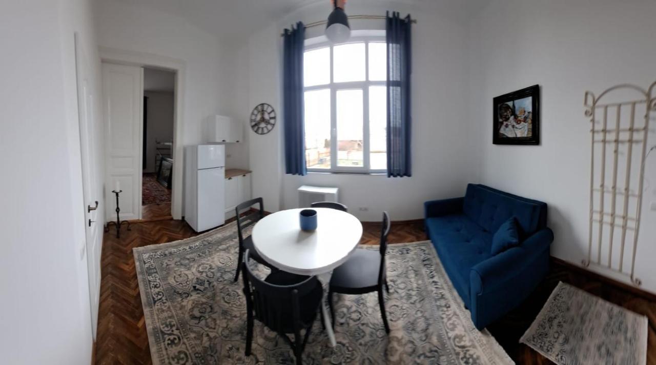 Weisz Apartment-City Center-Free Private Parking,Wifi,Ac カレイ エクステリア 写真