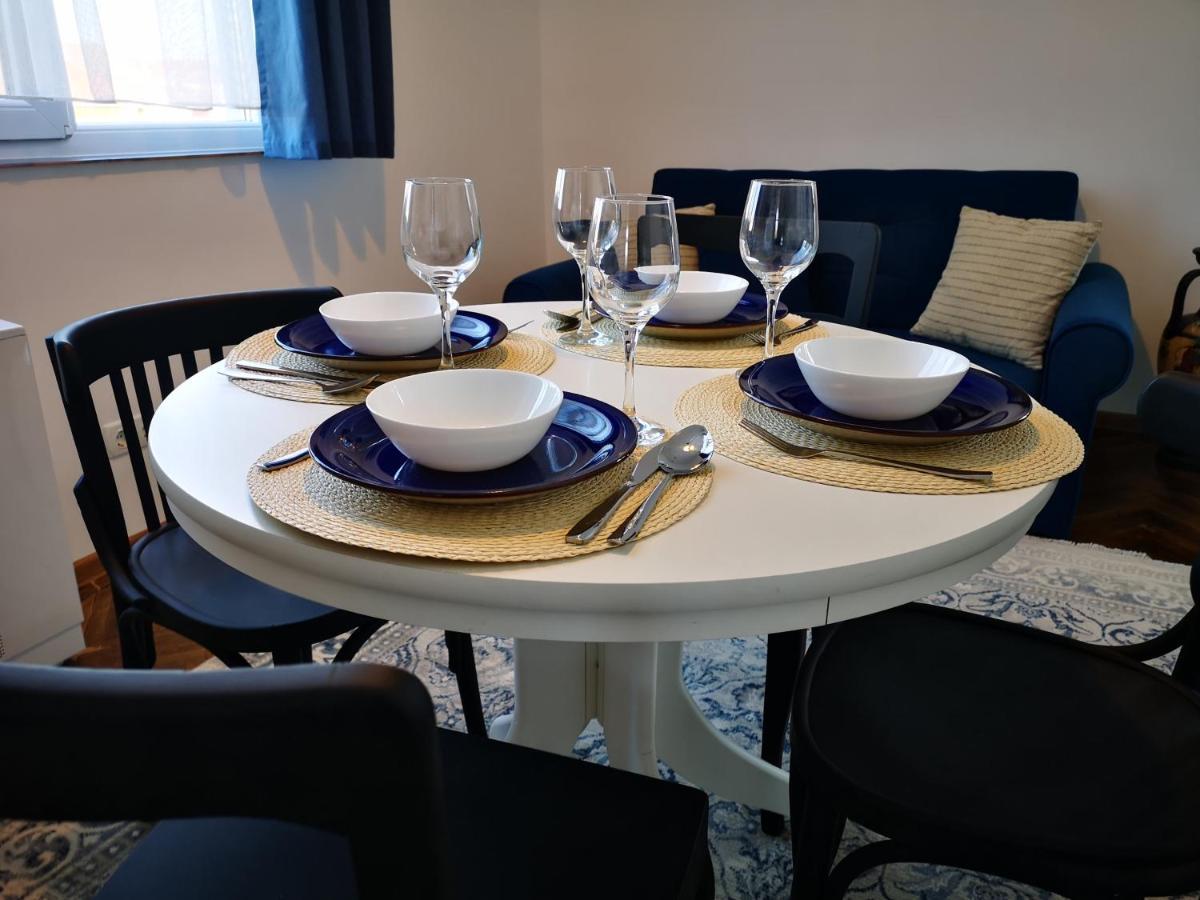 Weisz Apartment-City Center-Free Private Parking,Wifi,Ac カレイ エクステリア 写真