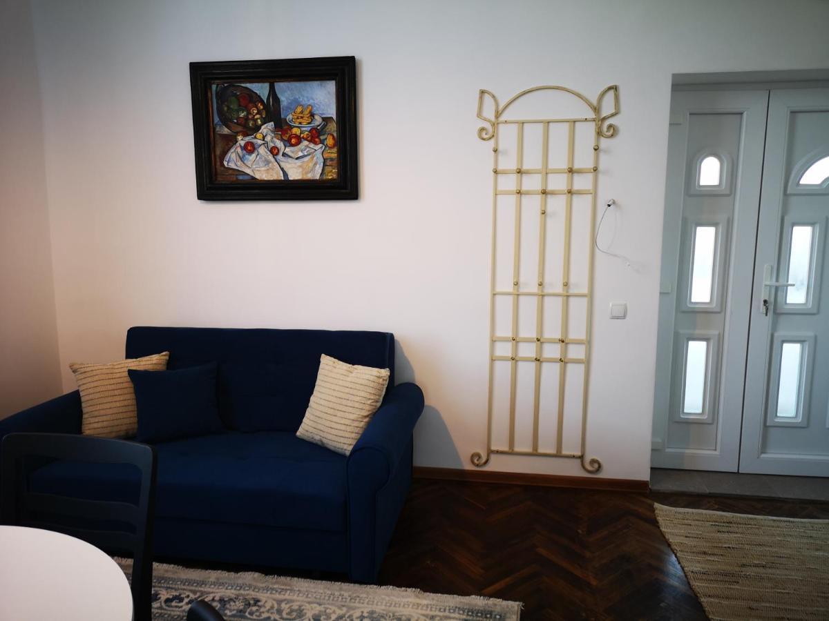 Weisz Apartment-City Center-Free Private Parking,Wifi,Ac カレイ エクステリア 写真
