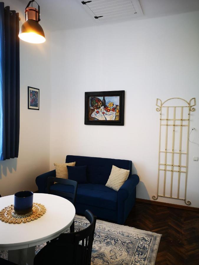 Weisz Apartment-City Center-Free Private Parking,Wifi,Ac カレイ エクステリア 写真
