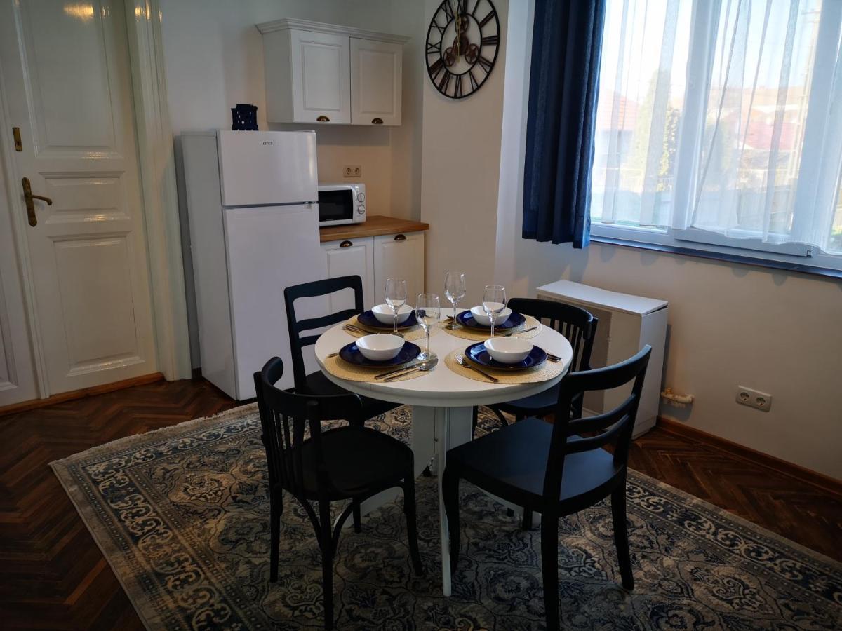Weisz Apartment-City Center-Free Private Parking,Wifi,Ac カレイ エクステリア 写真