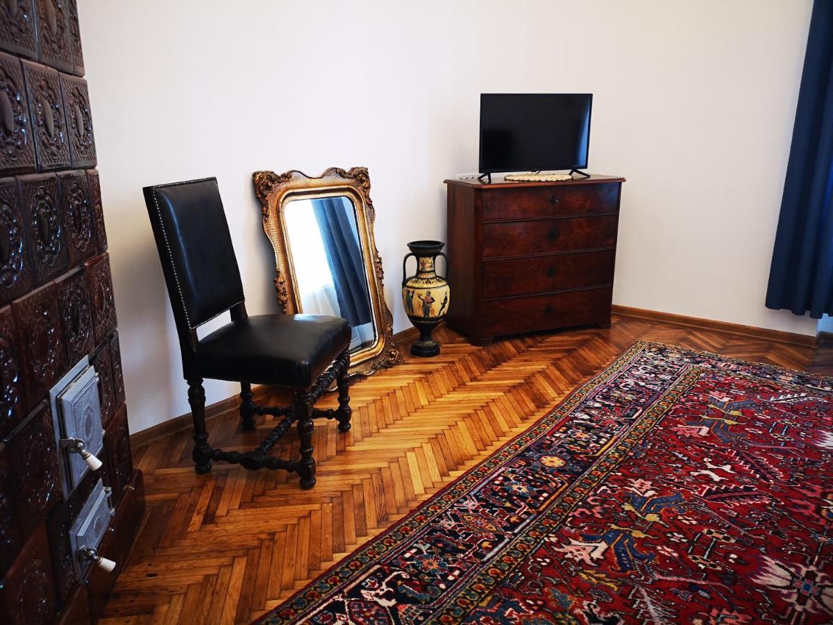 Weisz Apartment-City Center-Free Private Parking,Wifi,Ac カレイ エクステリア 写真