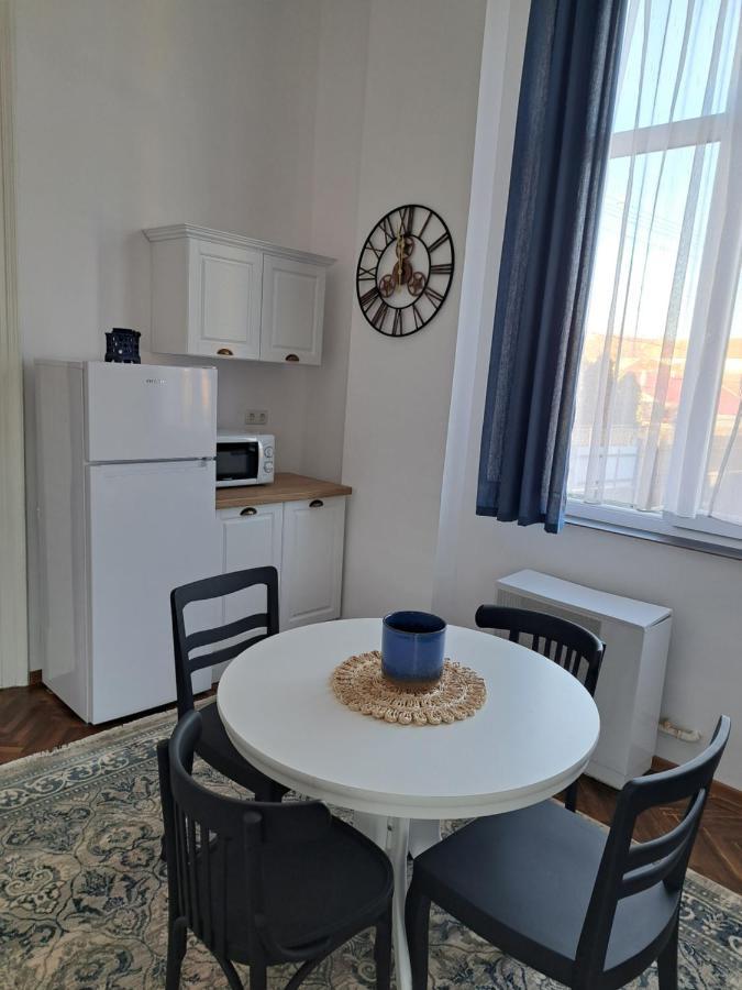 Weisz Apartment-City Center-Free Private Parking,Wifi,Ac カレイ エクステリア 写真