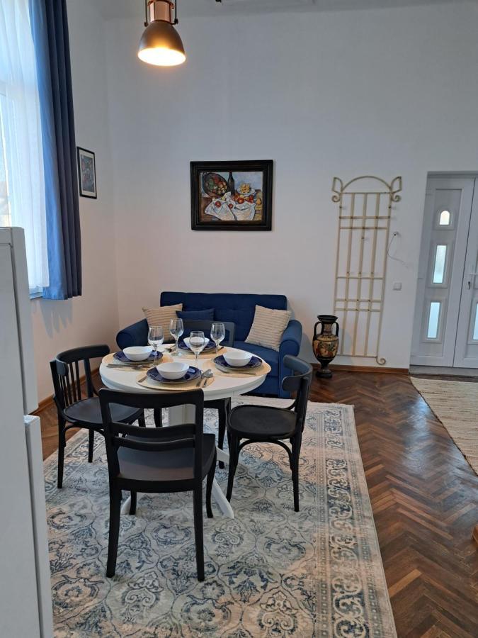 Weisz Apartment-City Center-Free Private Parking,Wifi,Ac カレイ エクステリア 写真