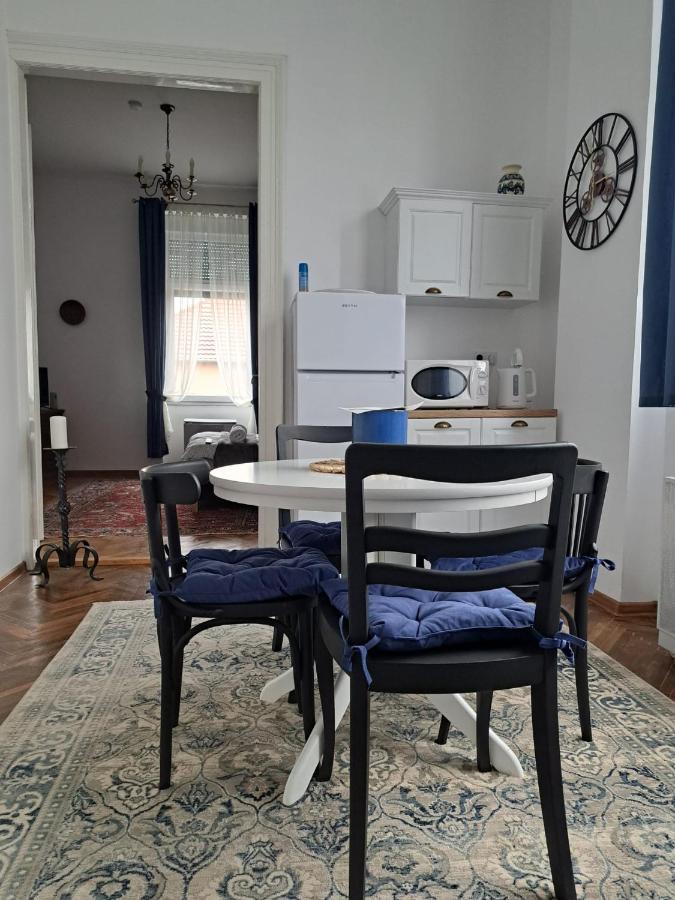 Weisz Apartment-City Center-Free Private Parking,Wifi,Ac カレイ エクステリア 写真