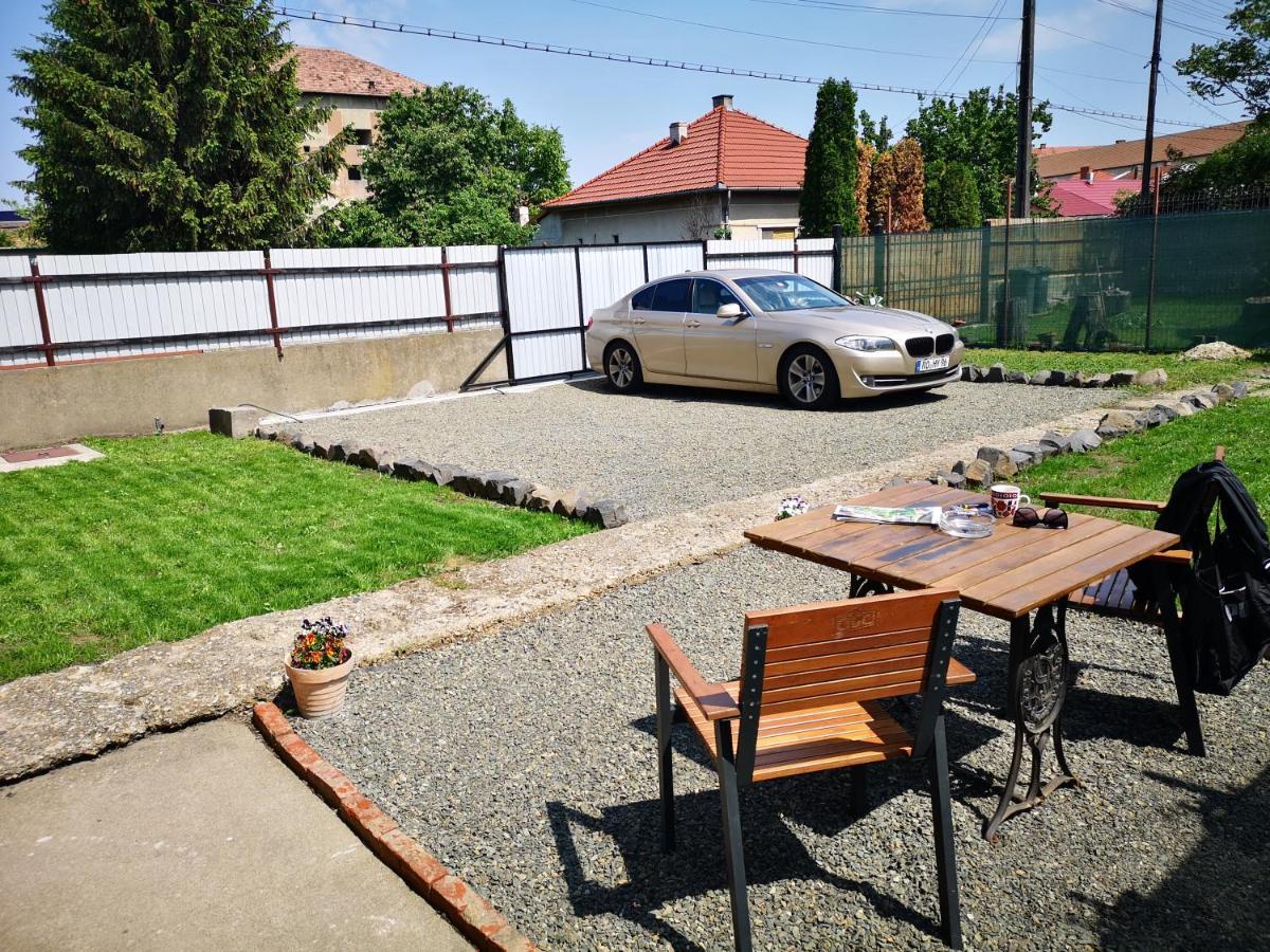 Weisz Apartment-City Center-Free Private Parking,Wifi,Ac カレイ エクステリア 写真