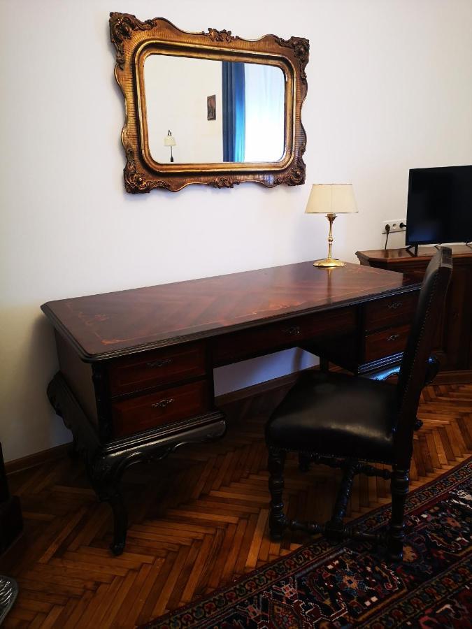 Weisz Apartment-City Center-Free Private Parking,Wifi,Ac カレイ エクステリア 写真